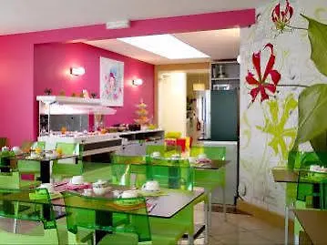 Les Hirondelles 酒店 莱萨布勒-多洛讷